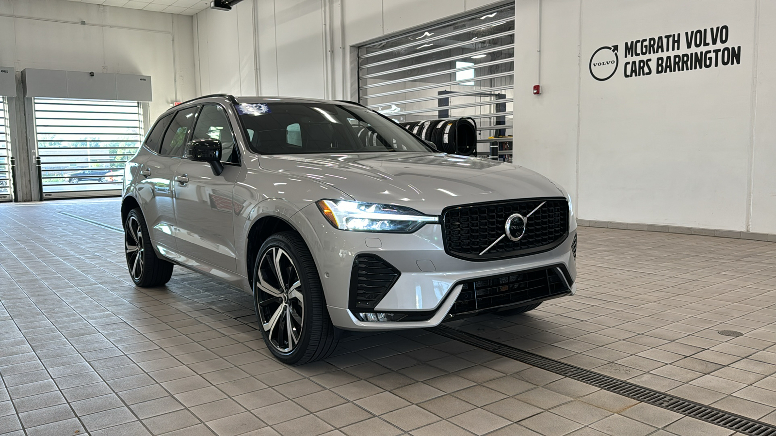 2022 Volvo XC60 R-Design 2