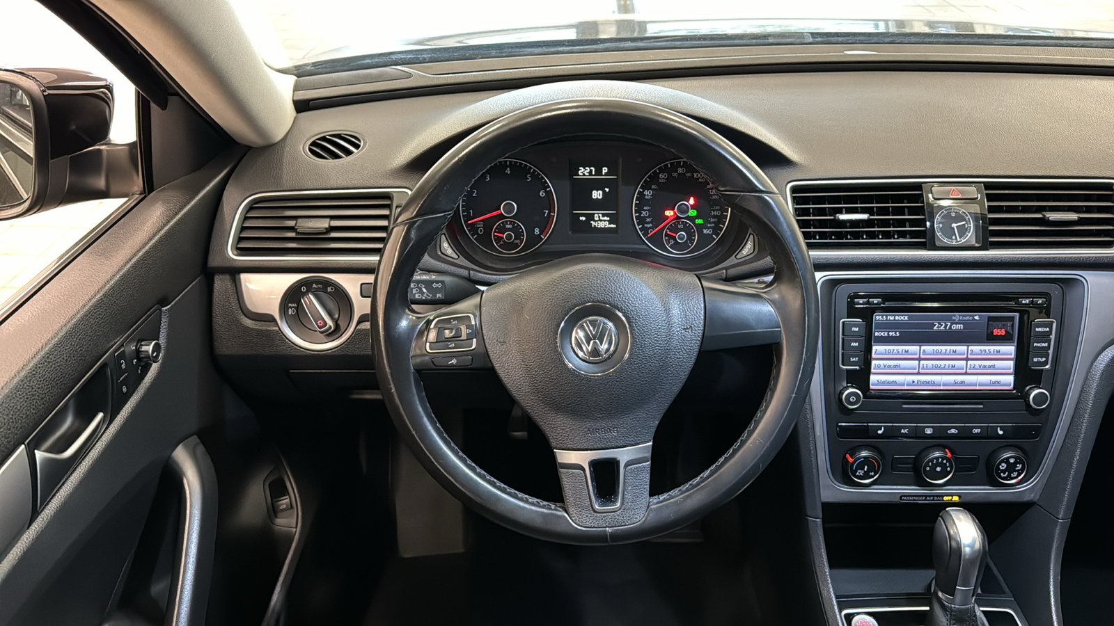 2015 Volkswagen Passat 1.8T Limited Edition 11