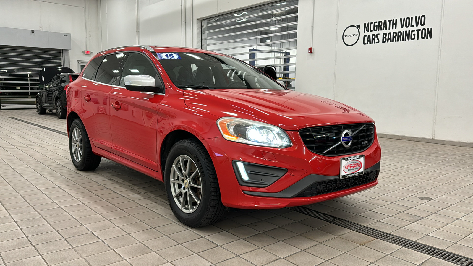 2015 Volvo XC60 T6 R-Design Platinum 2