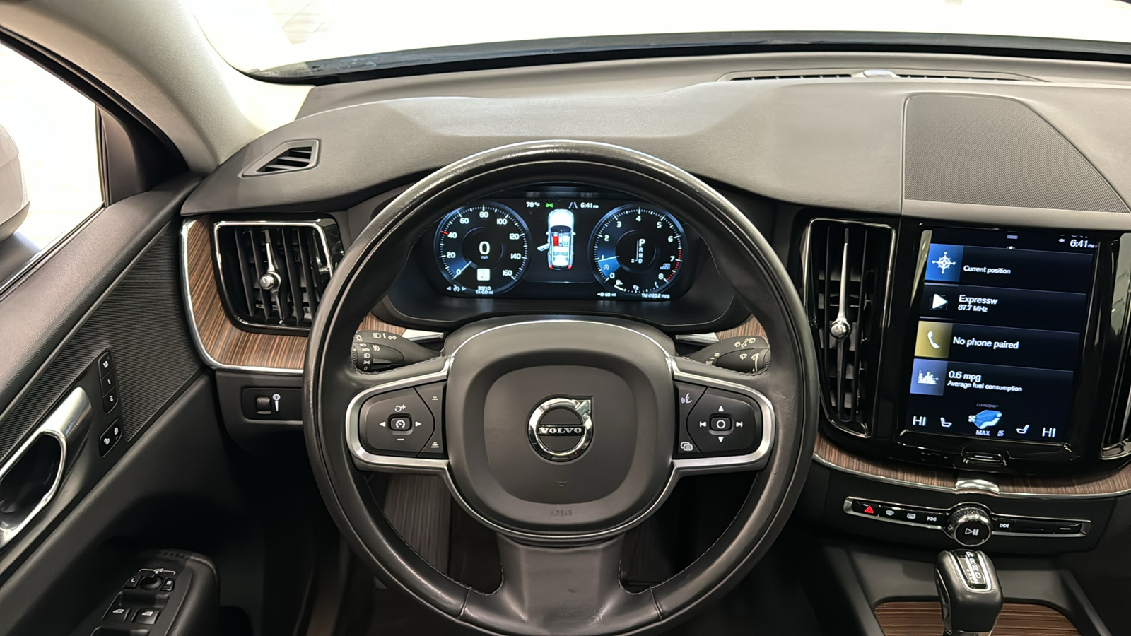 2021 Volvo XC60 Momentum 11