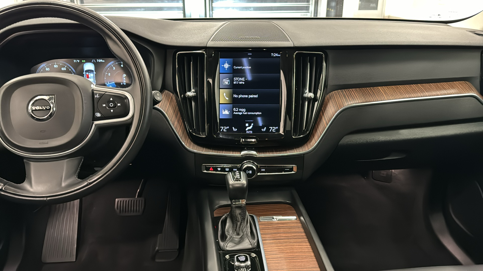 2021 Volvo XC60 Momentum 10