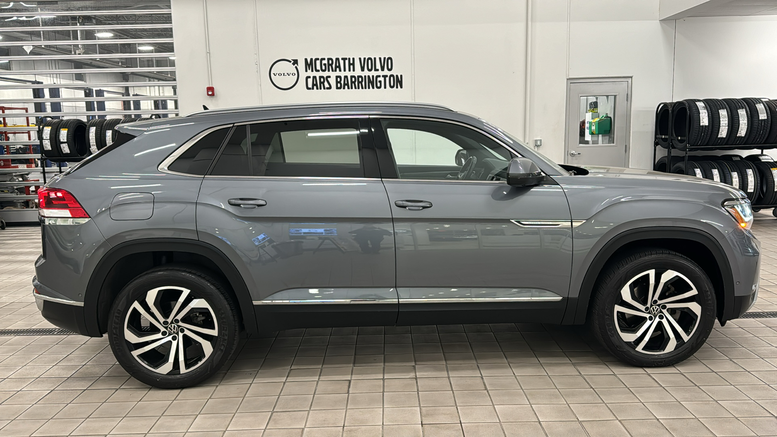 2020 Volkswagen Atlas Cross Sport 3.6L V6 SEL Premium 3