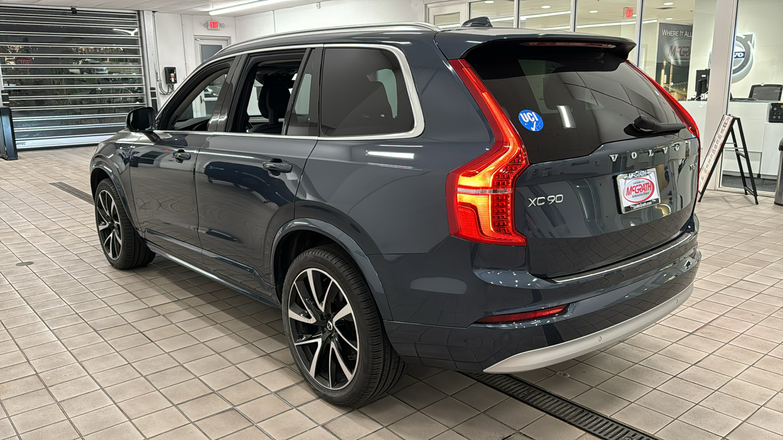 2022 Volvo XC90 Momentum 6