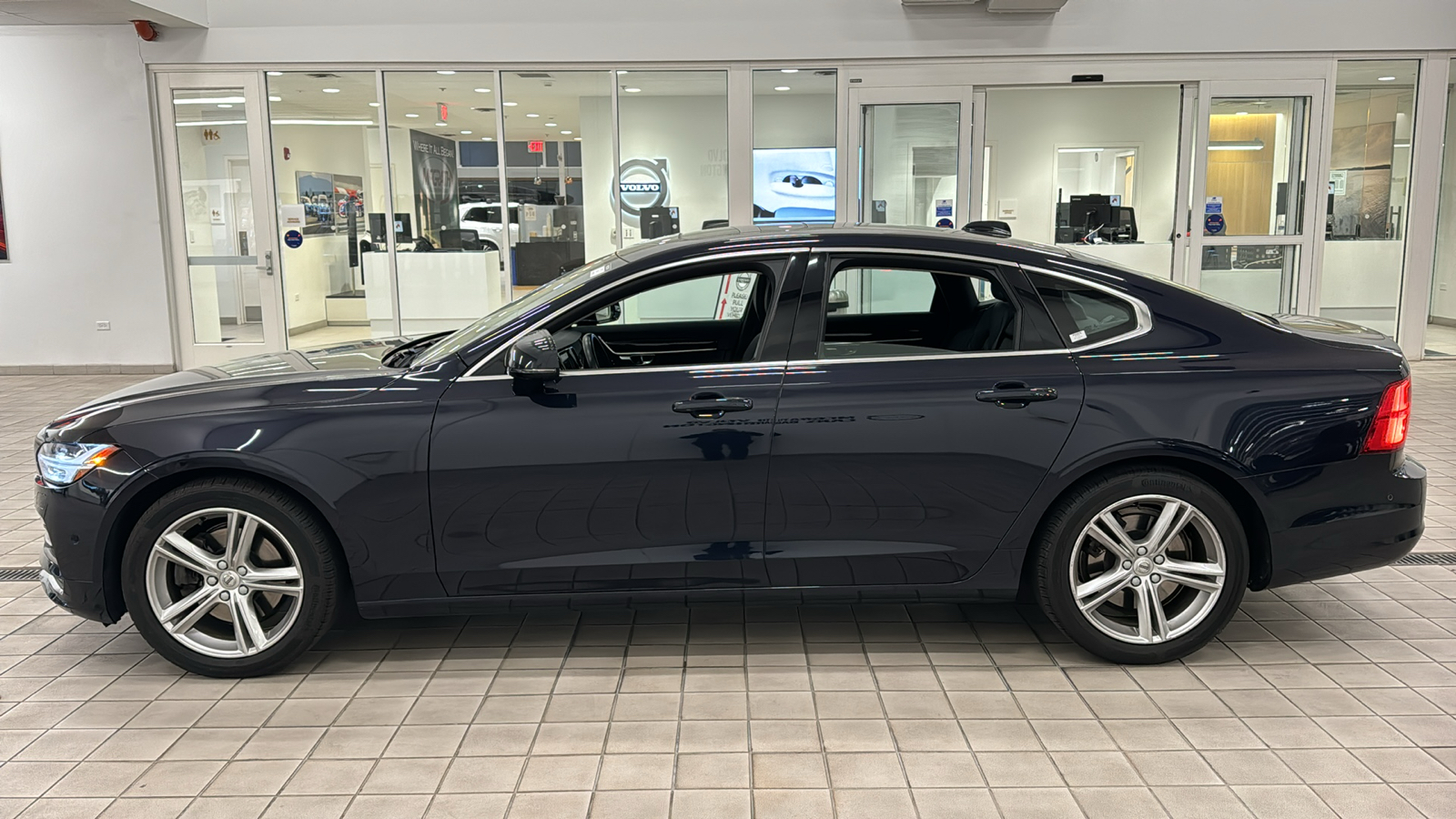 2017 Volvo S90 Momentum 7