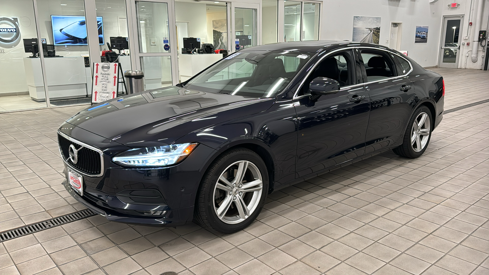 2017 Volvo S90 Momentum 8