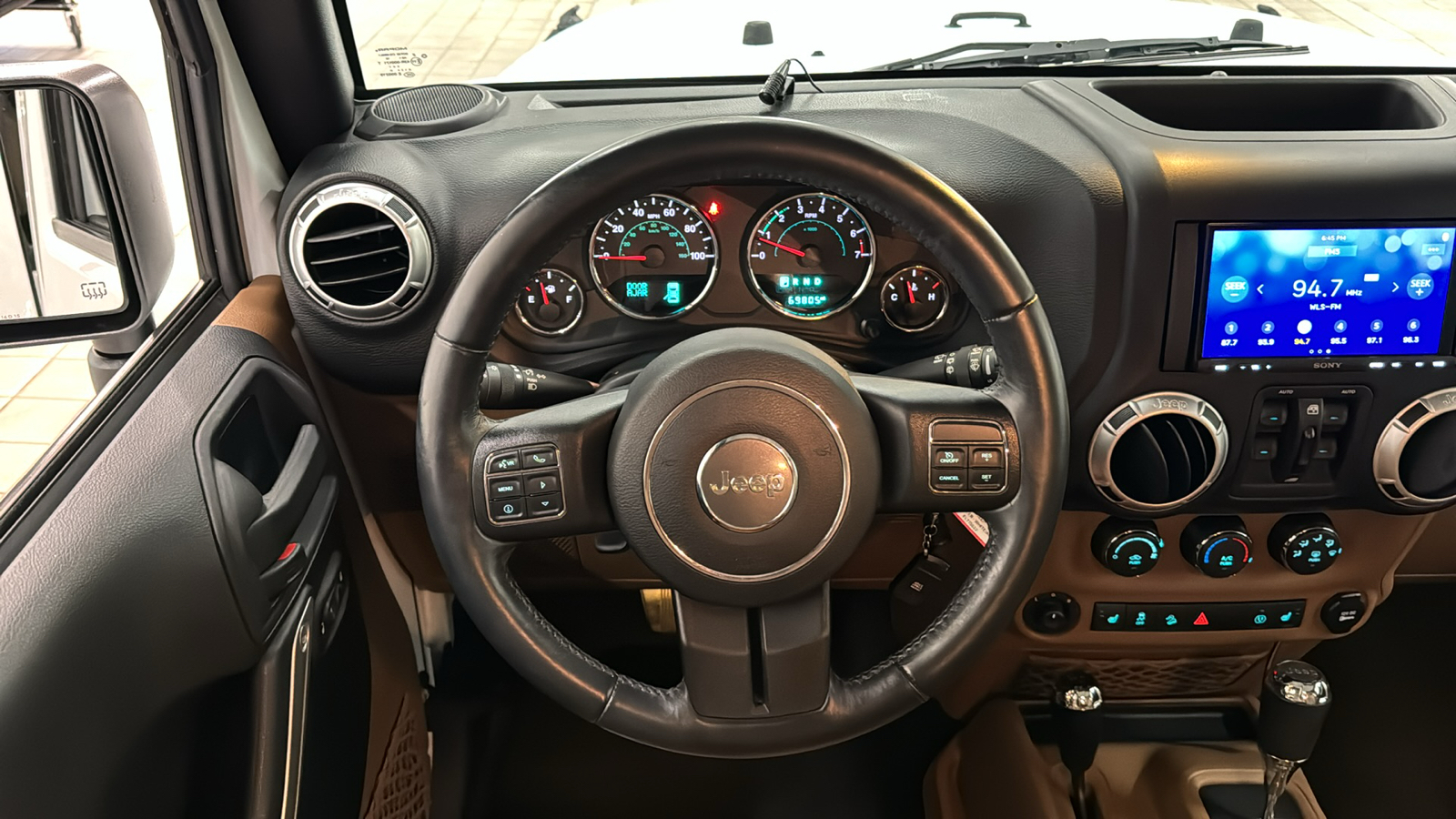 2015 Jeep Wrangler Unlimited Sahara 11