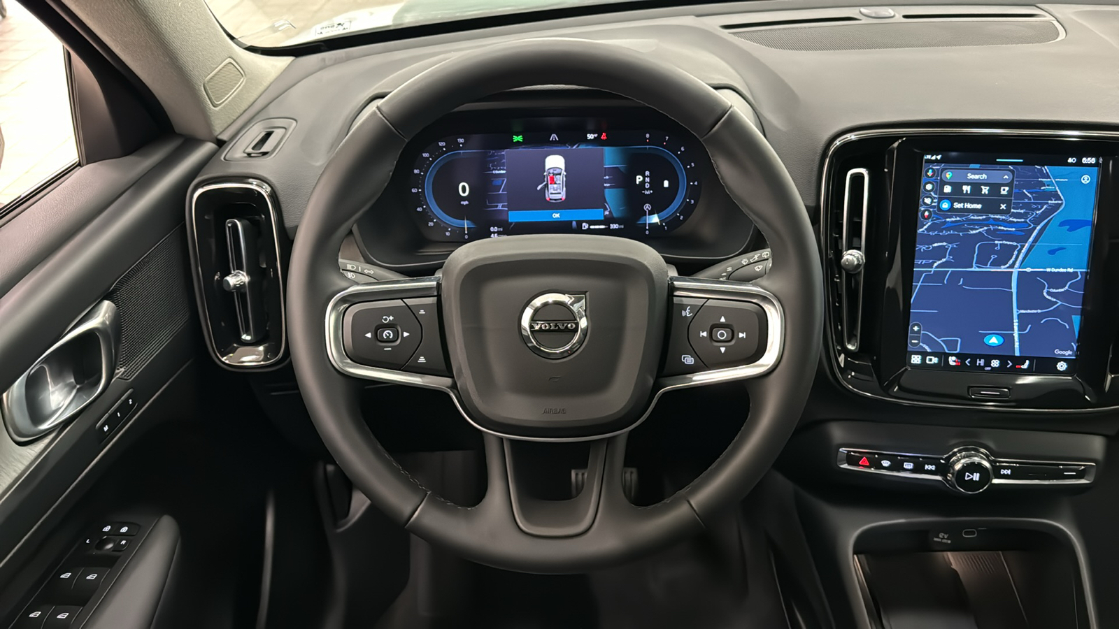 2024 Volvo XC40 Plus Dark Theme 11