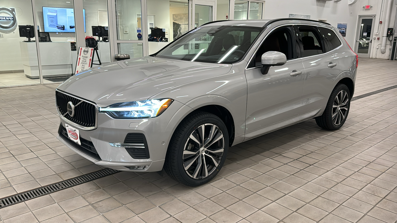 2022 Volvo XC60 Momentum 8