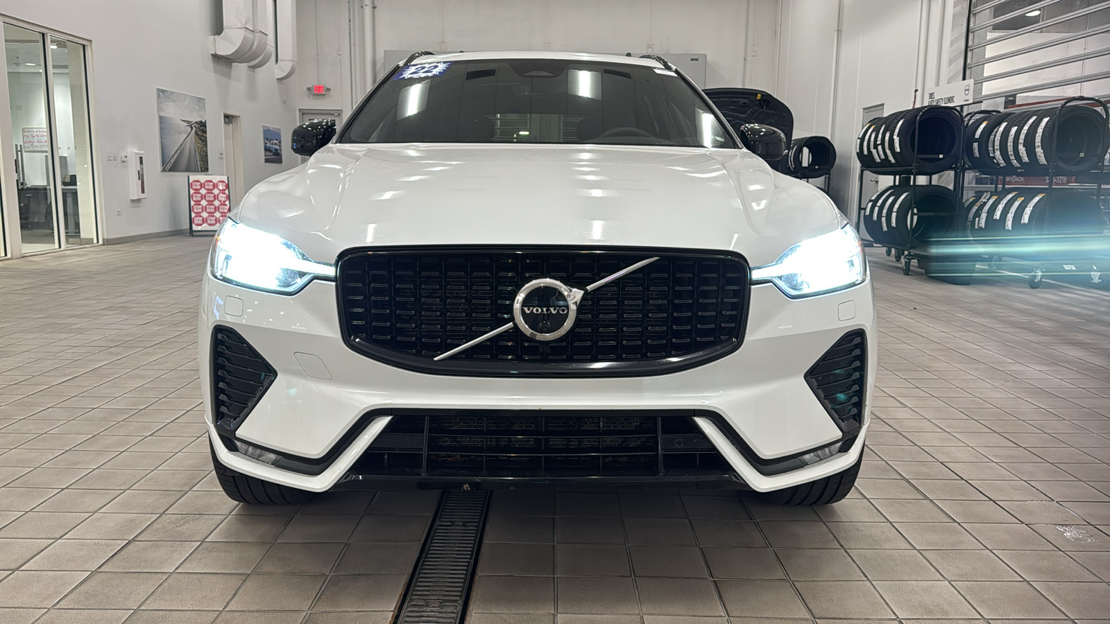 2022 Volvo XC60 R-Design 9