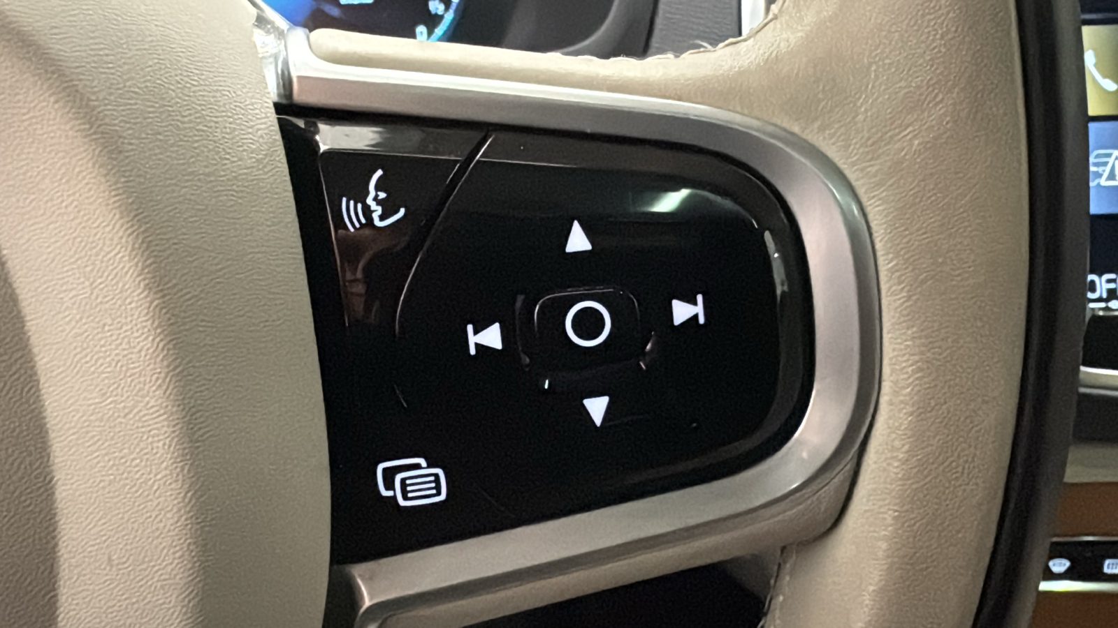 2022 Volvo XC90 Recharge Plug-In Hybrid Inscription Expression 13