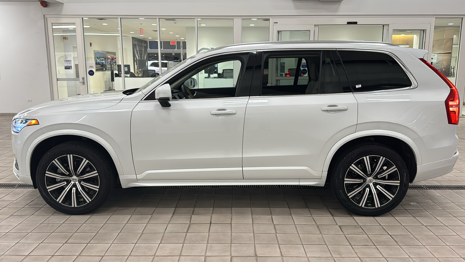 2023 Volvo XC90 Core 7