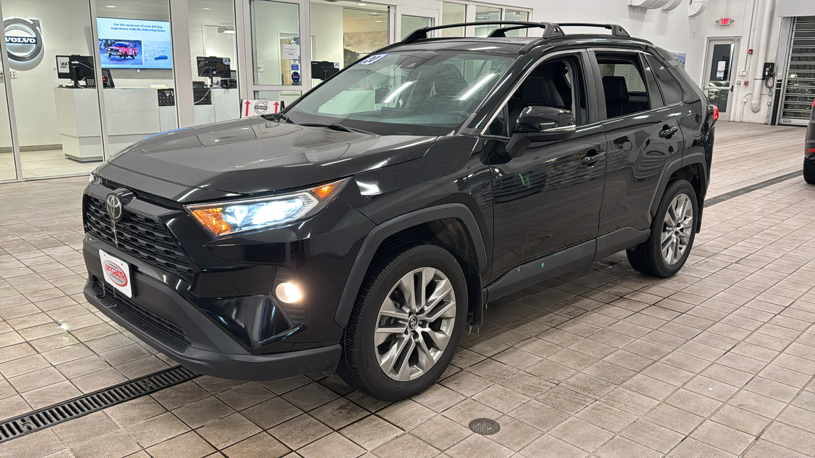 2020 Toyota RAV4 XLE Premium 8