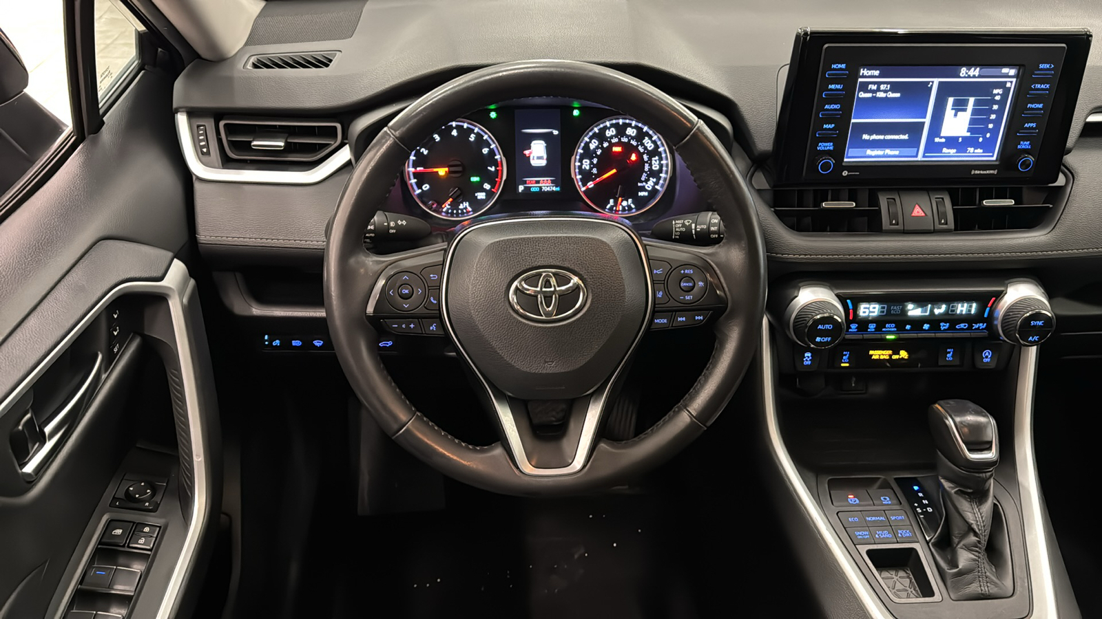 2020 Toyota RAV4 XLE Premium 11