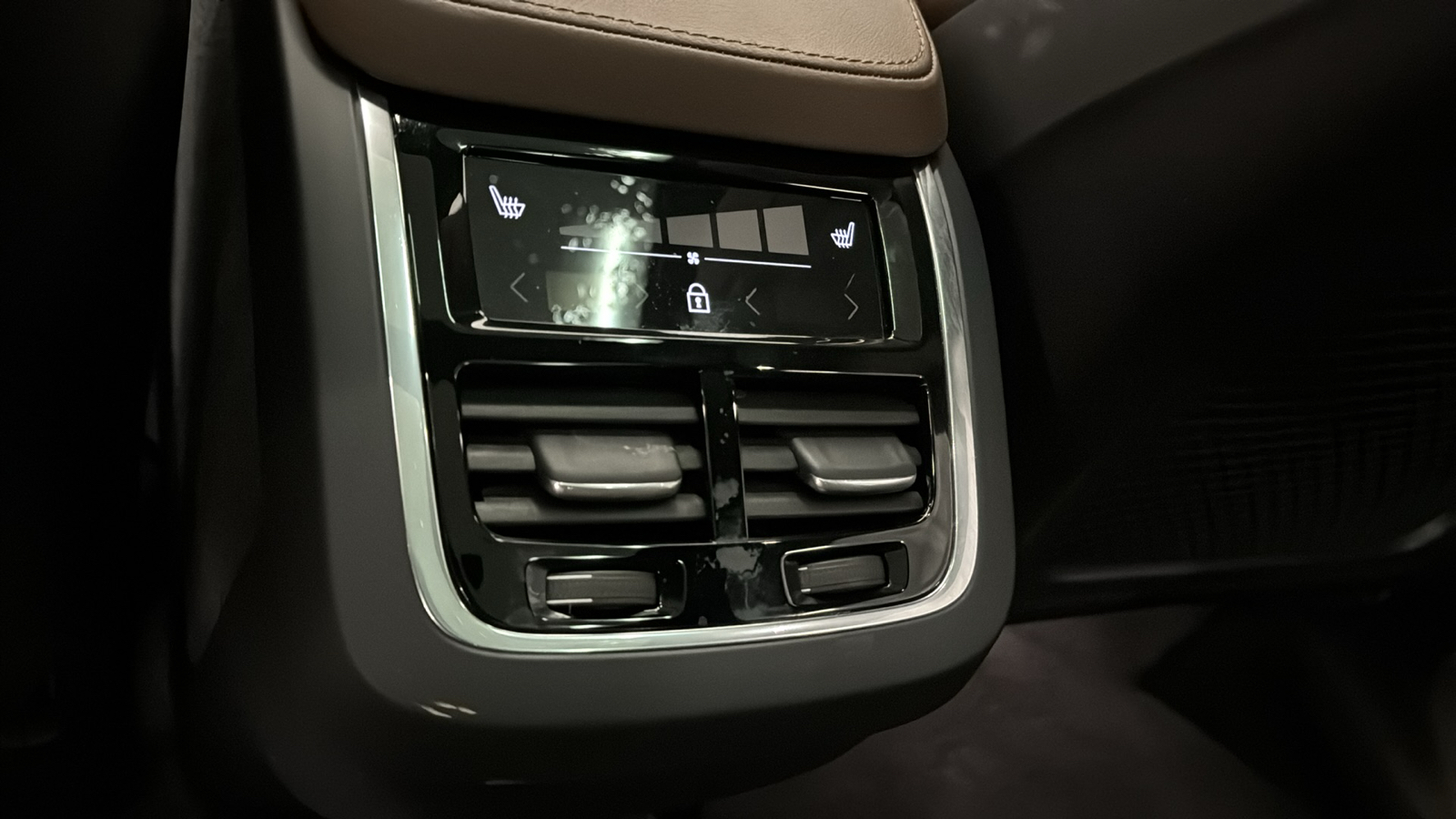 2024 Volvo XC90 Plus Bright Theme 27