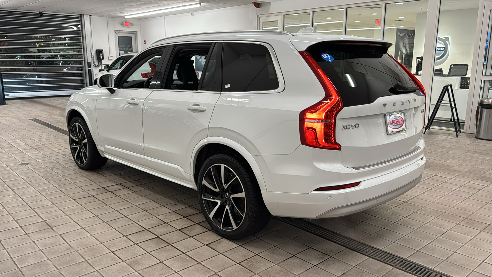 2022 Volvo XC90 Momentum 6