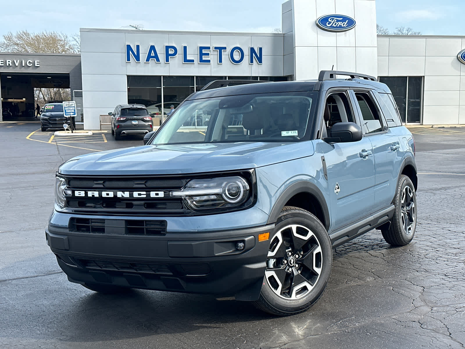 2024 Ford Bronco Sport Outer Banks 2