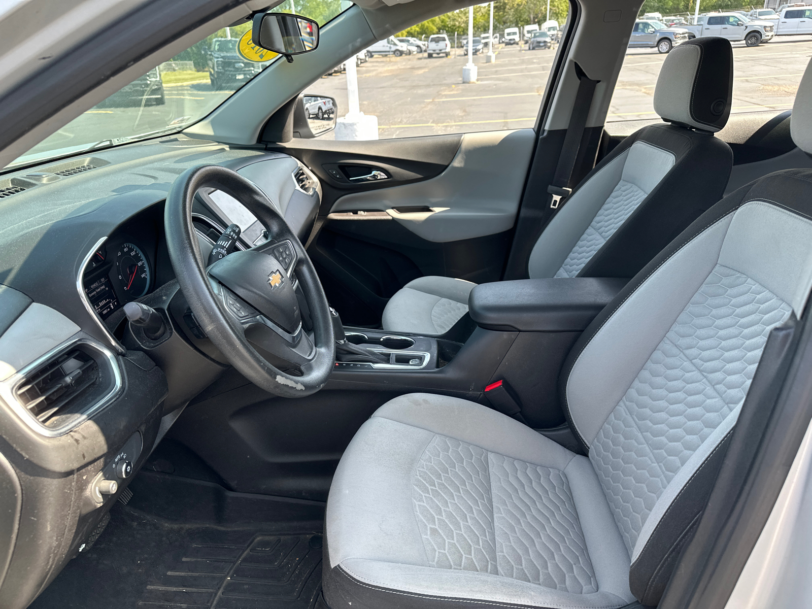 2018 Chevrolet Equinox LS 25