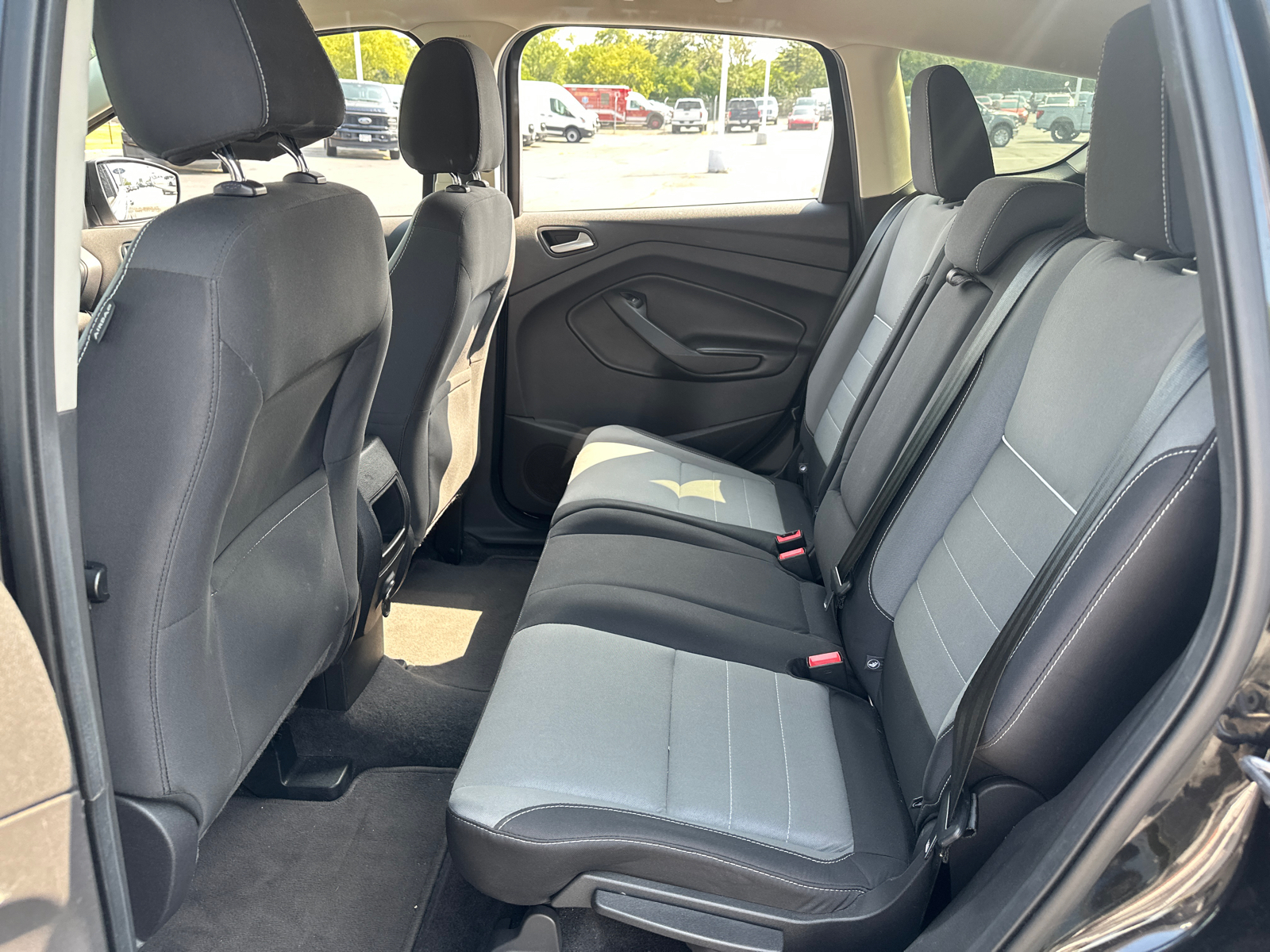 2015 Ford Escape SE 31