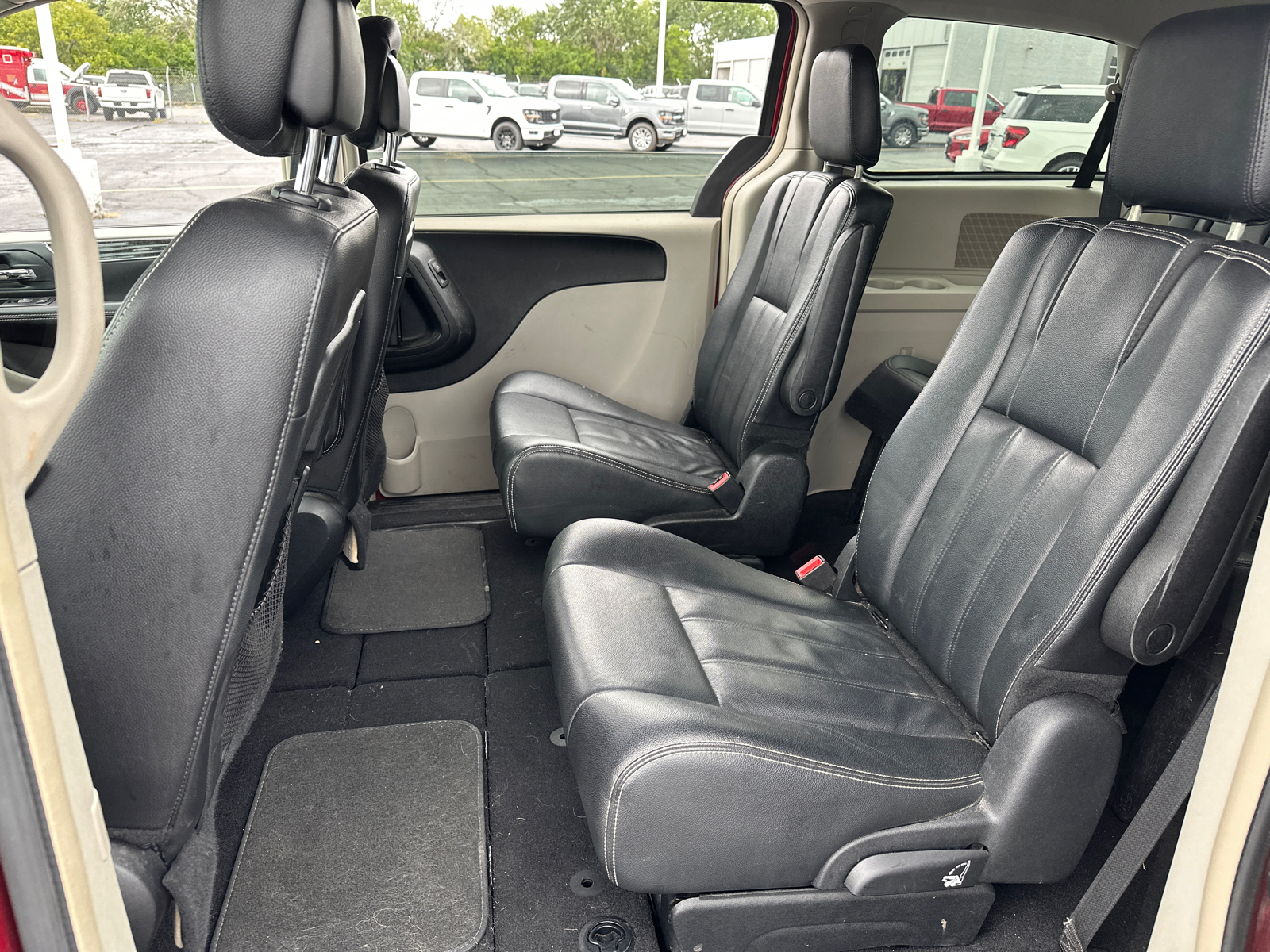 2014 Chrysler Town & Country Touring 30