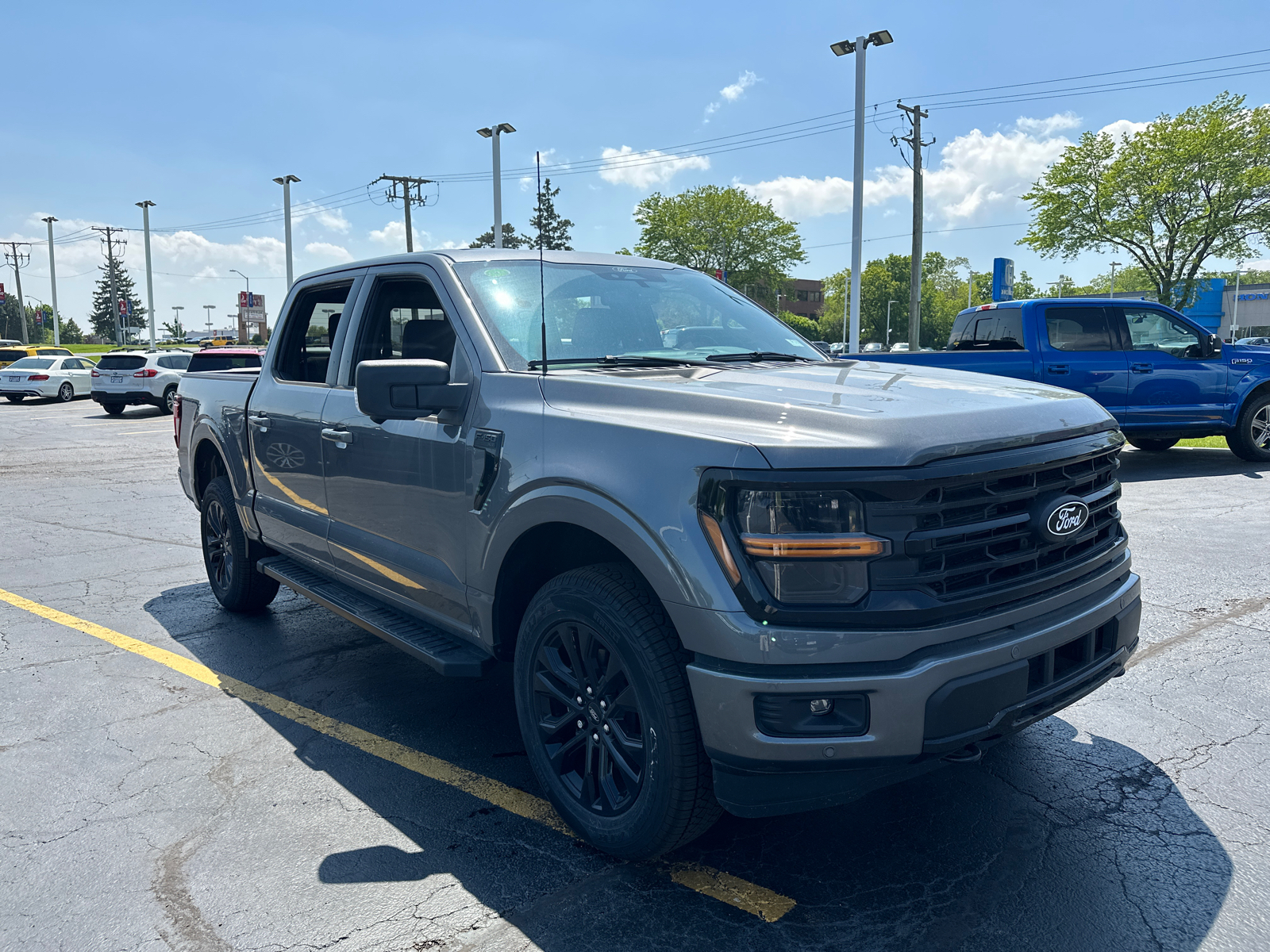 2024 Ford F-150 XLT 4WD SuperCrew 5.5 Box 10