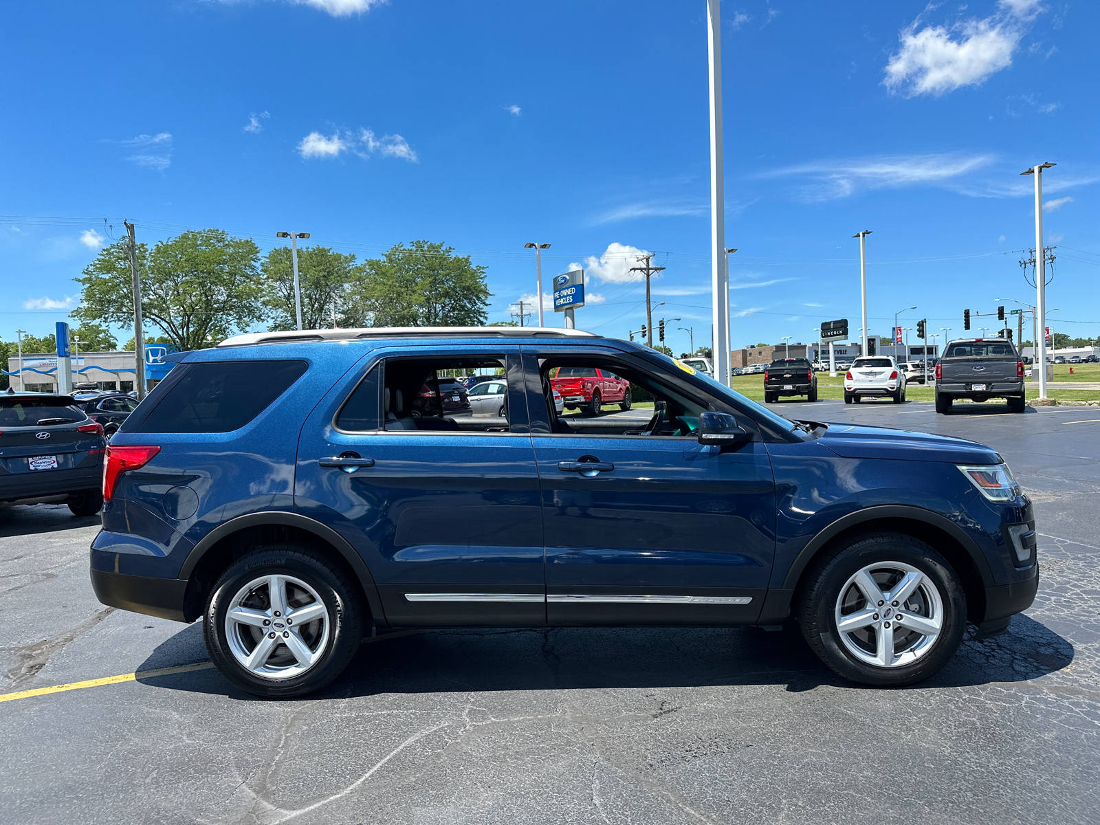 2016 Ford Explorer XLT 9