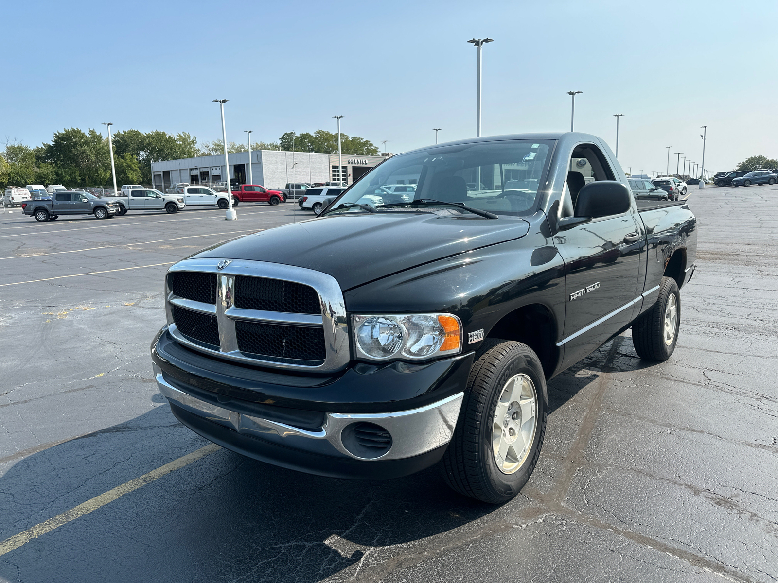 2005 Dodge Ram 1500 SLT 2dr Reg Cab 120.5 WB 4WD 4