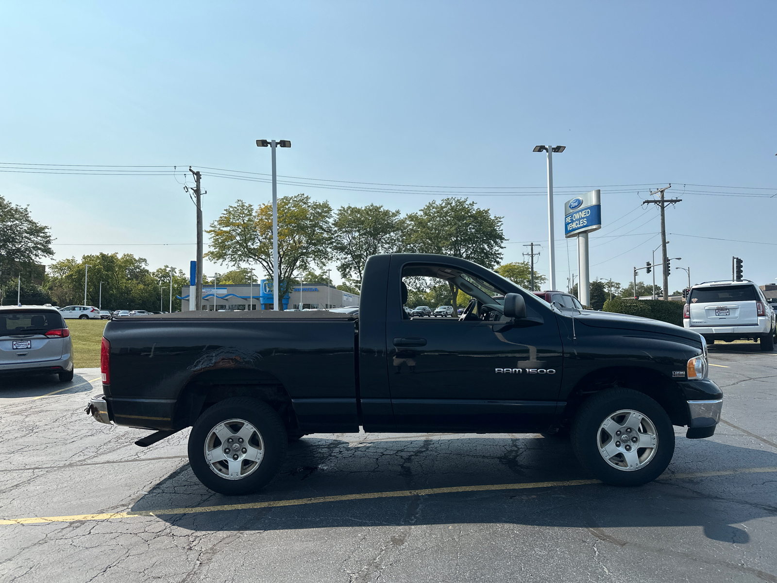 2005 Dodge Ram 1500 SLT 2dr Reg Cab 120.5 WB 4WD 9