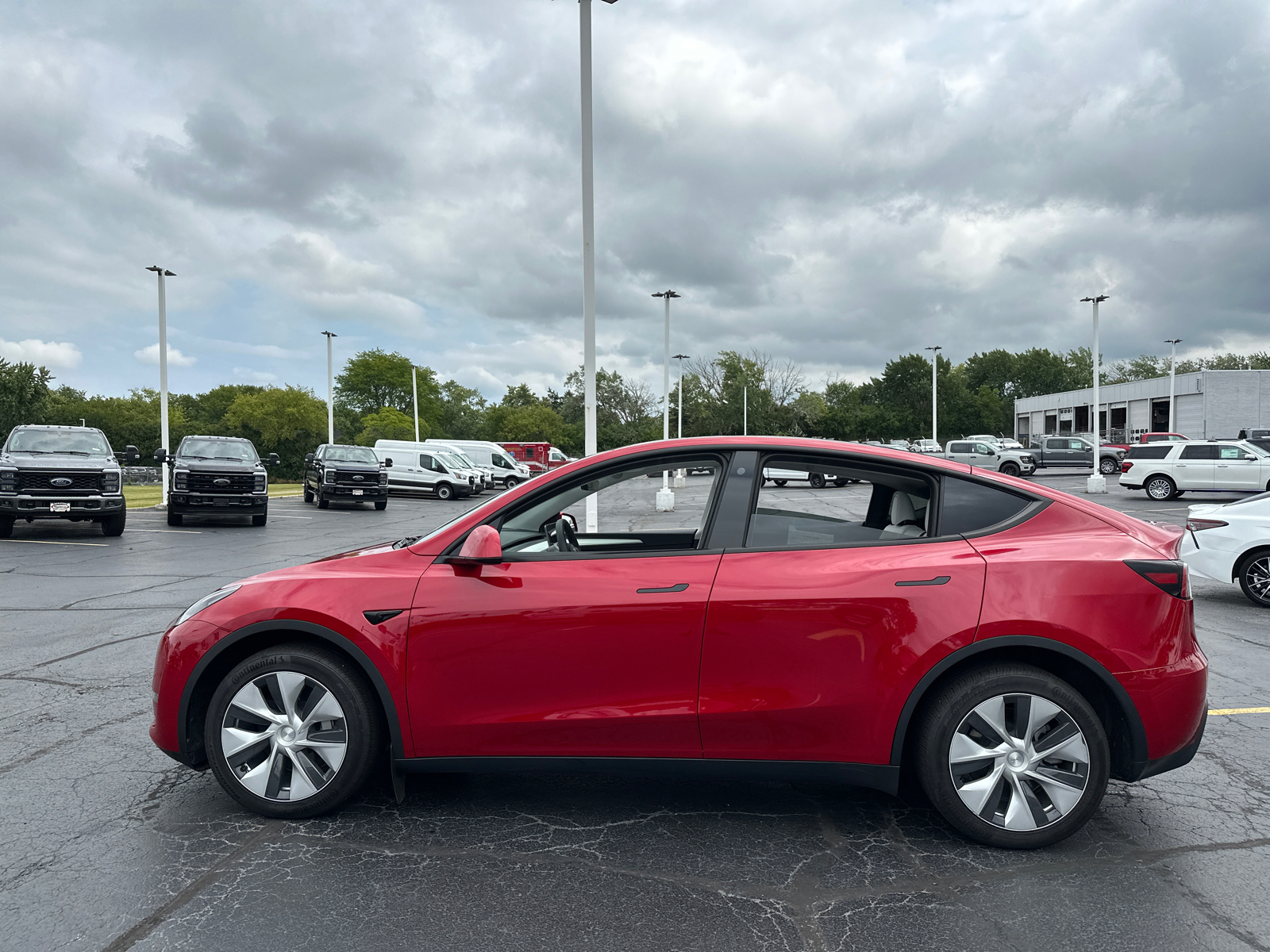 2023 Tesla Model Y  5