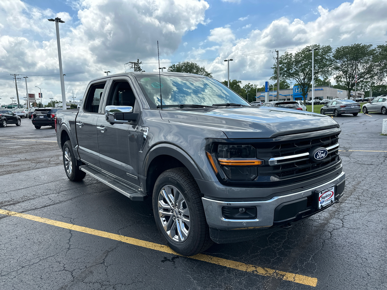 2024 Ford F-150 XLT 4WD SuperCrew 5.5 Box 10