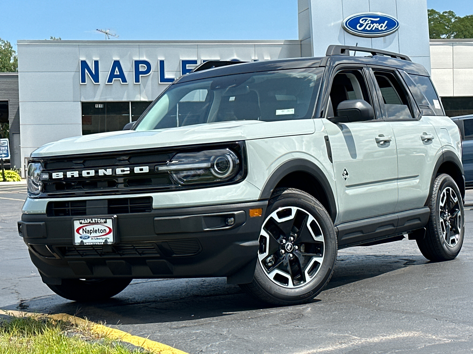 2024 Ford Bronco Sport Outer Banks 1