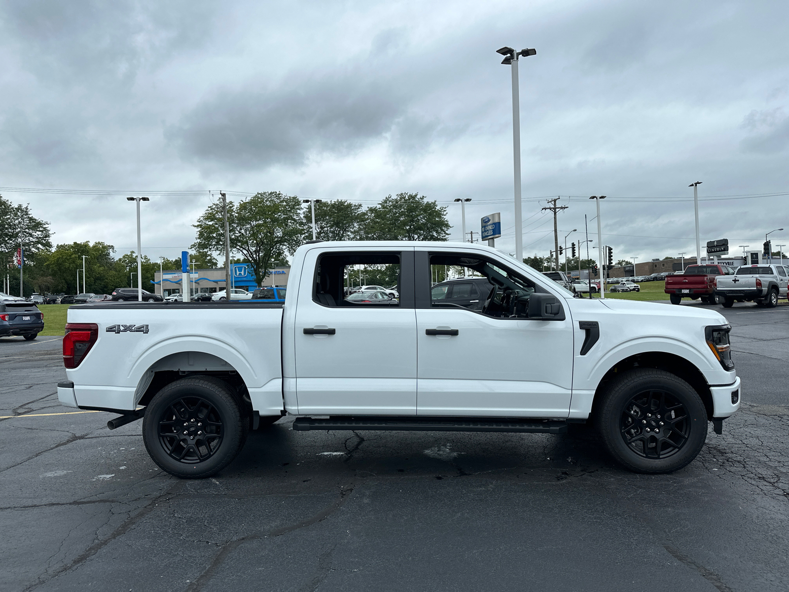 2024 Ford F-150 STX 4WD SuperCrew 5.5 Box 9