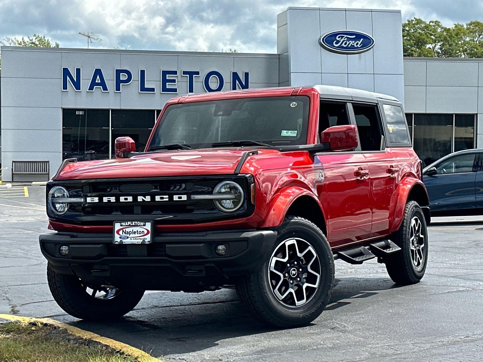 2024 Ford Bronco Outer Banks 1