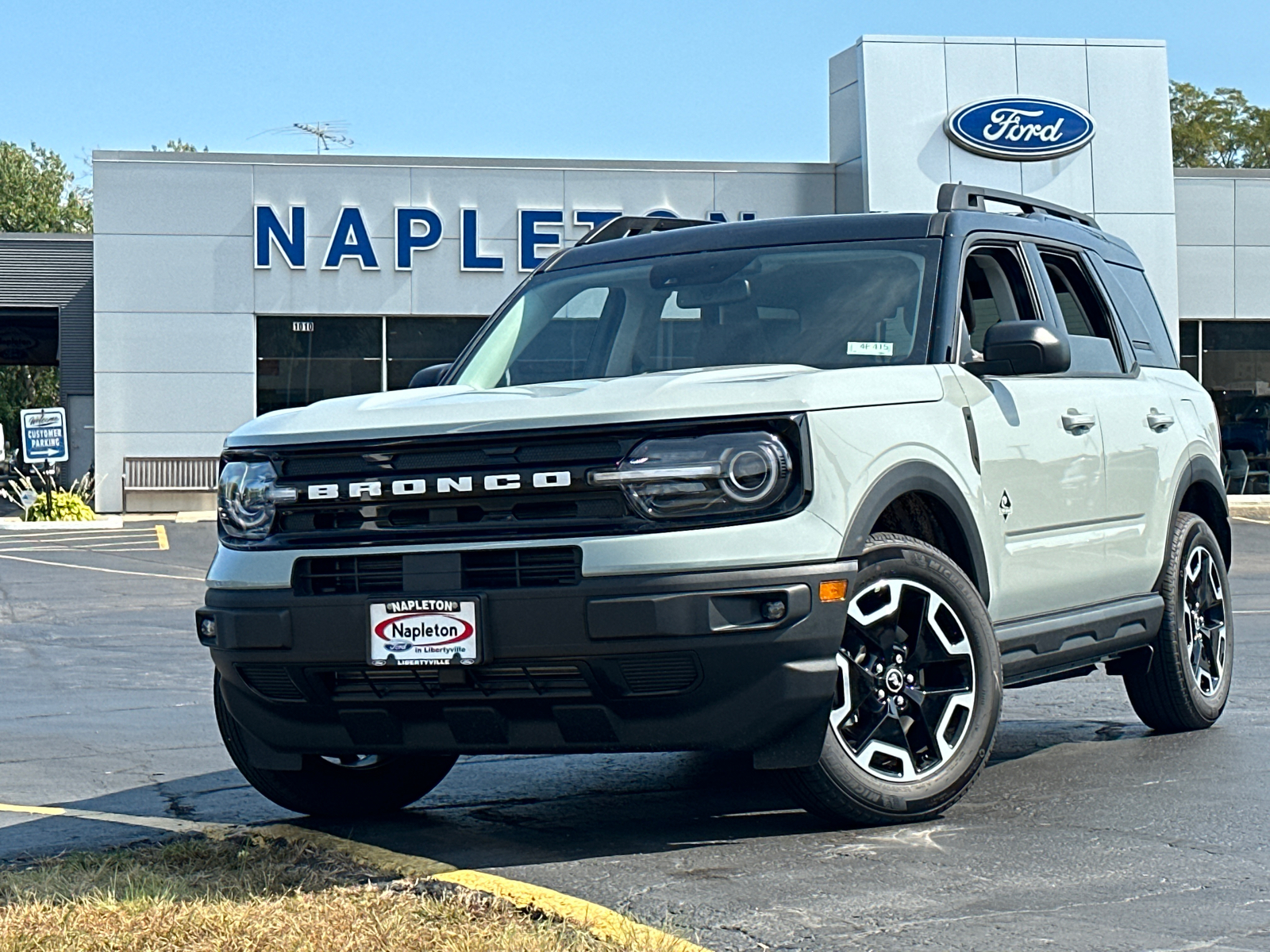 2024 Ford Bronco Sport Outer Banks 1