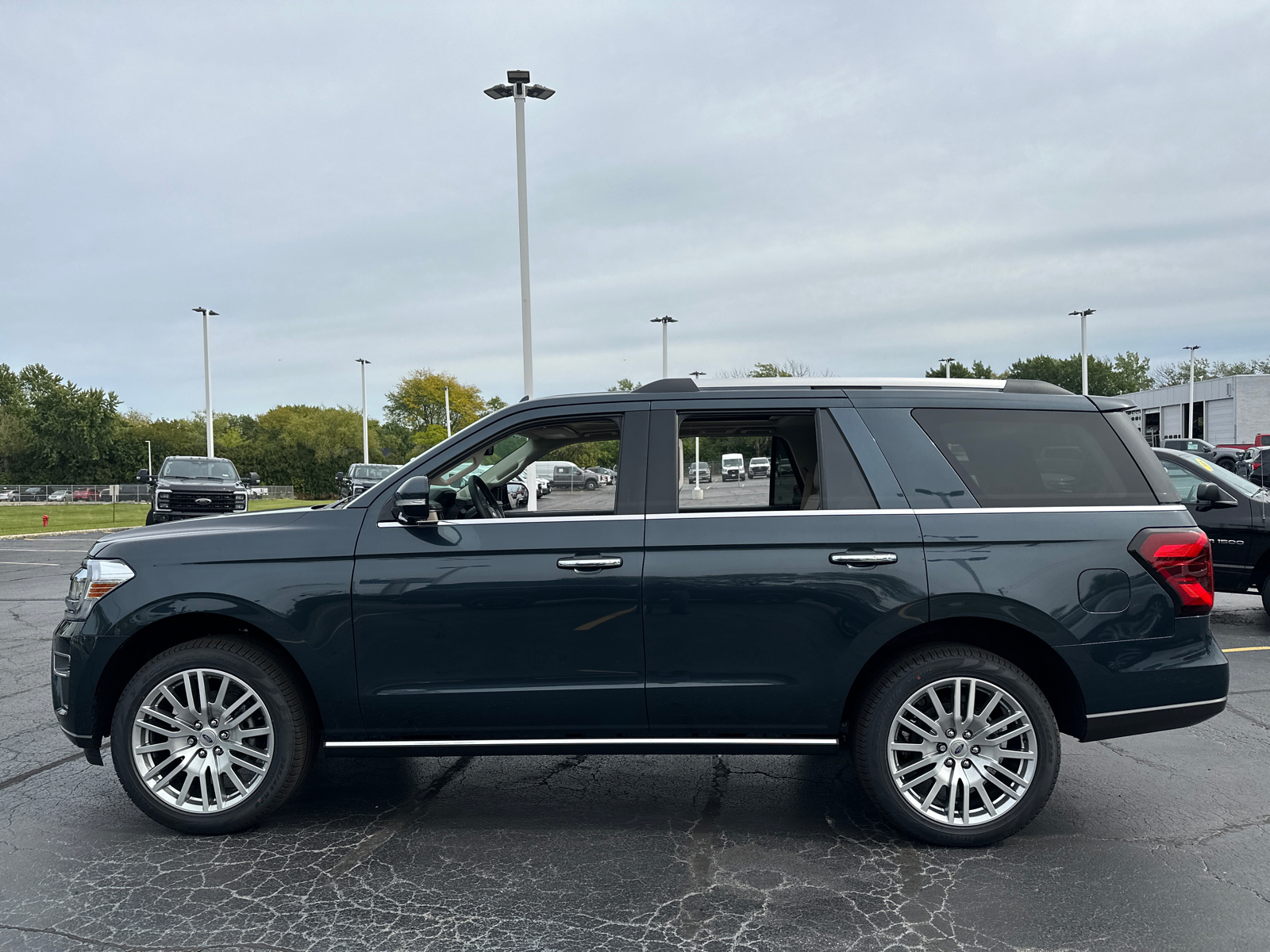 2024 Ford Expedition Limited 5