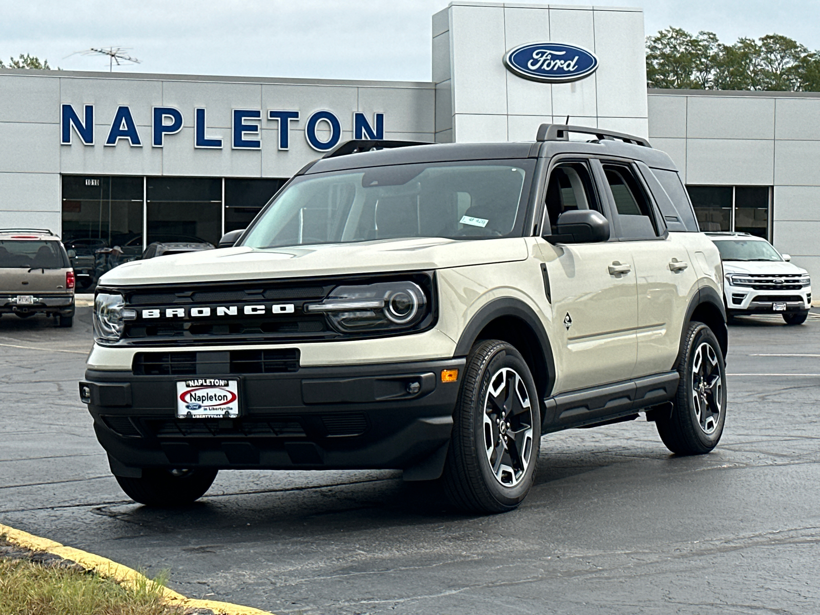 2024 Ford Bronco Sport Outer Banks 1