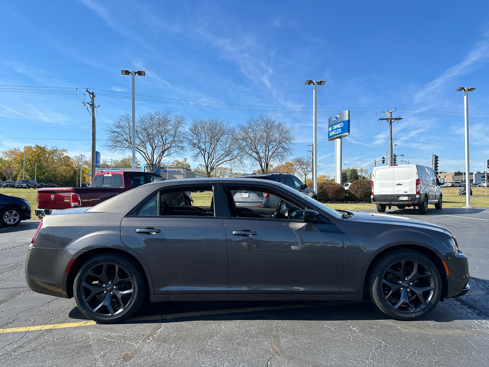 2020 Chrysler 300 Touring 10