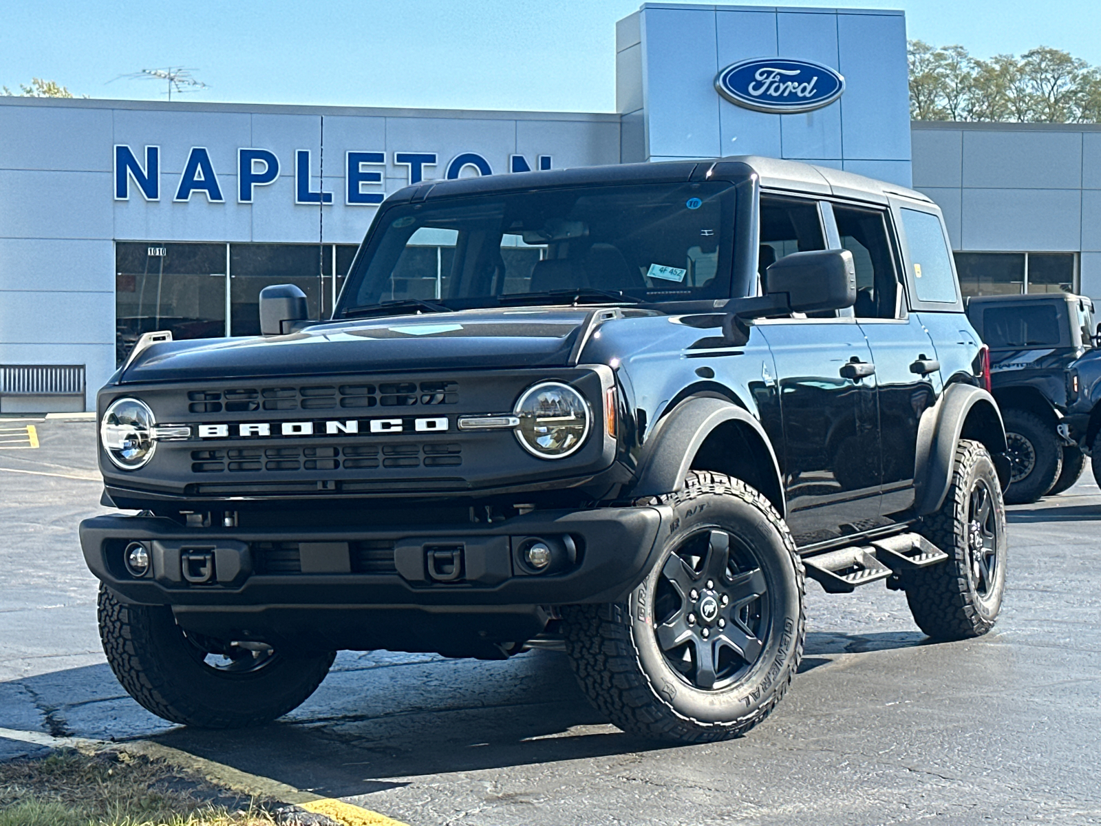 2024 Ford Bronco Black Diamond 1