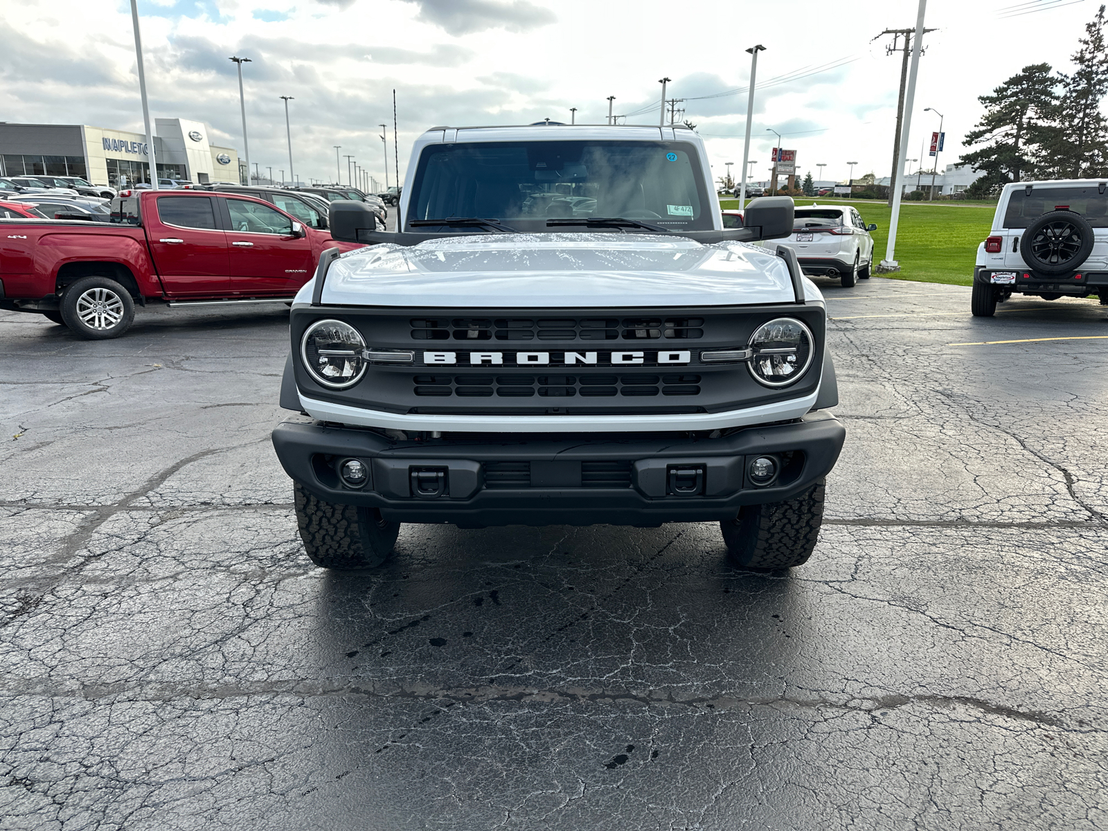 2024 Ford Bronco Black Diamond 3