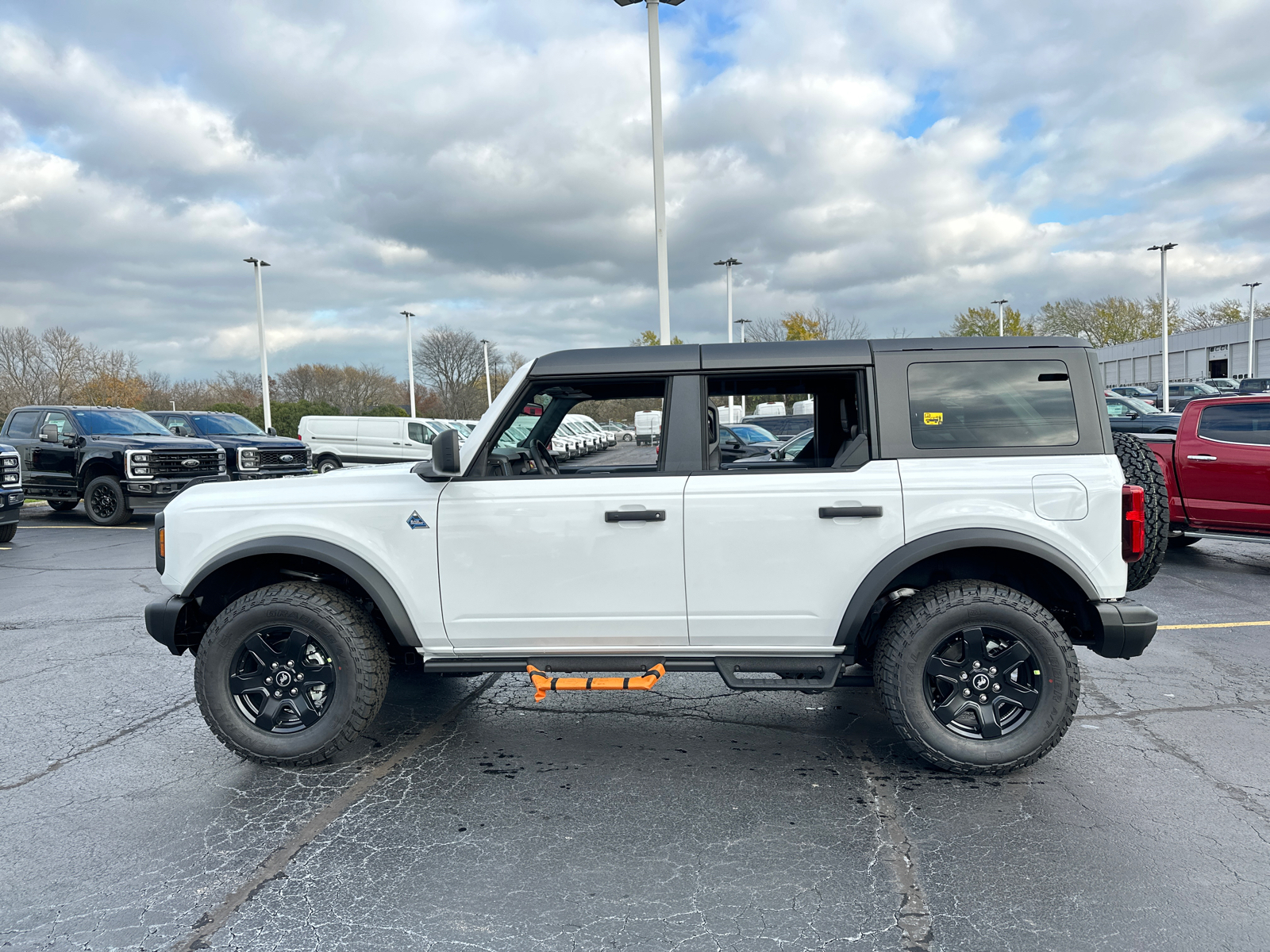 2024 Ford Bronco Black Diamond 5