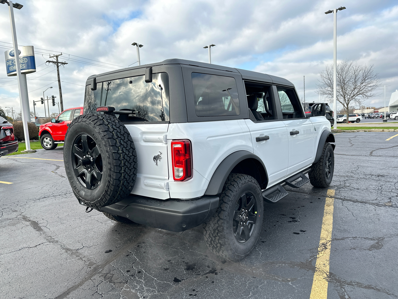 2024 Ford Bronco Black Diamond 8