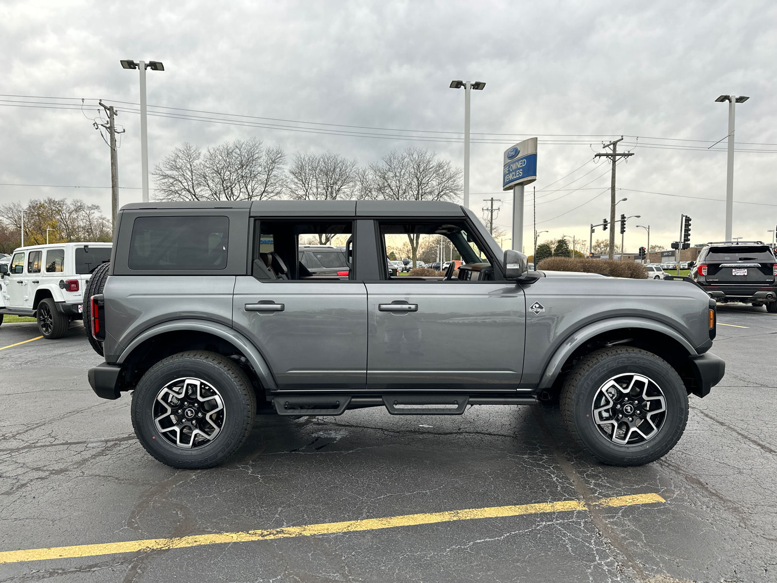 2024 Ford Bronco Outer Banks 9