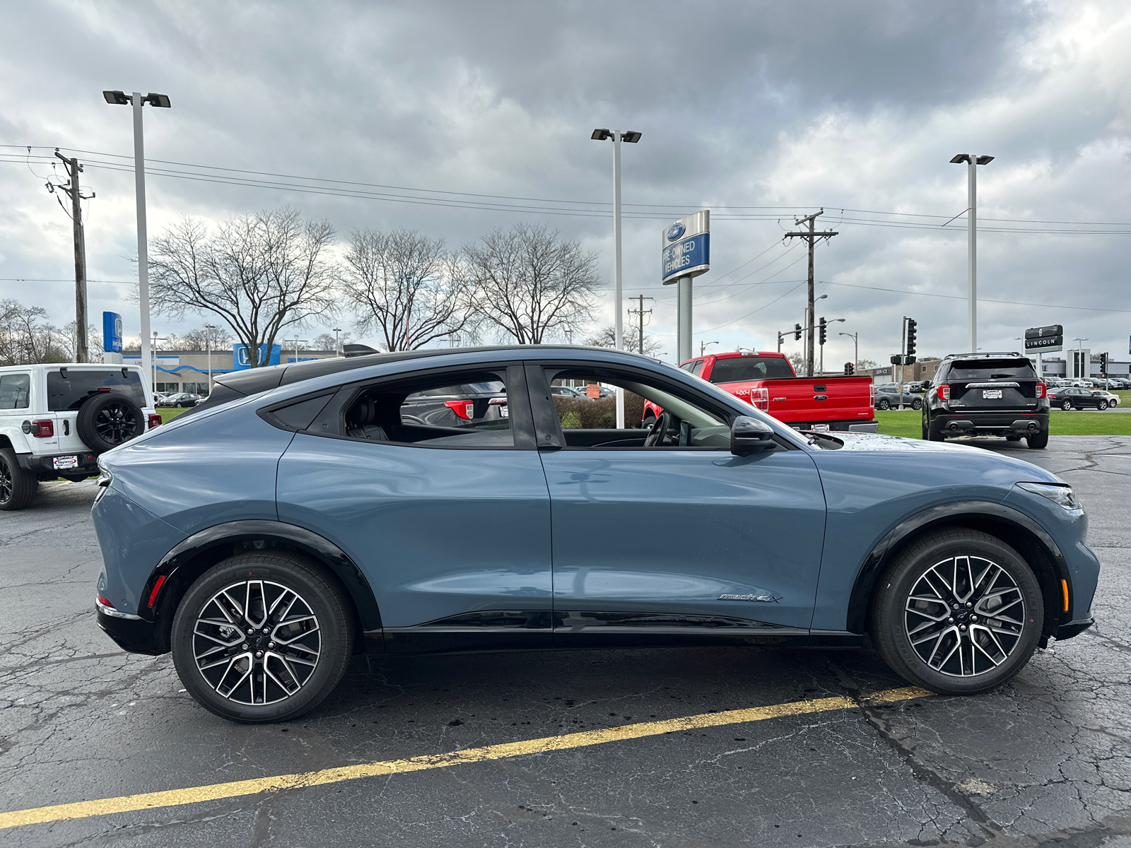 2024 Ford Mustang Mach-E Premium 9