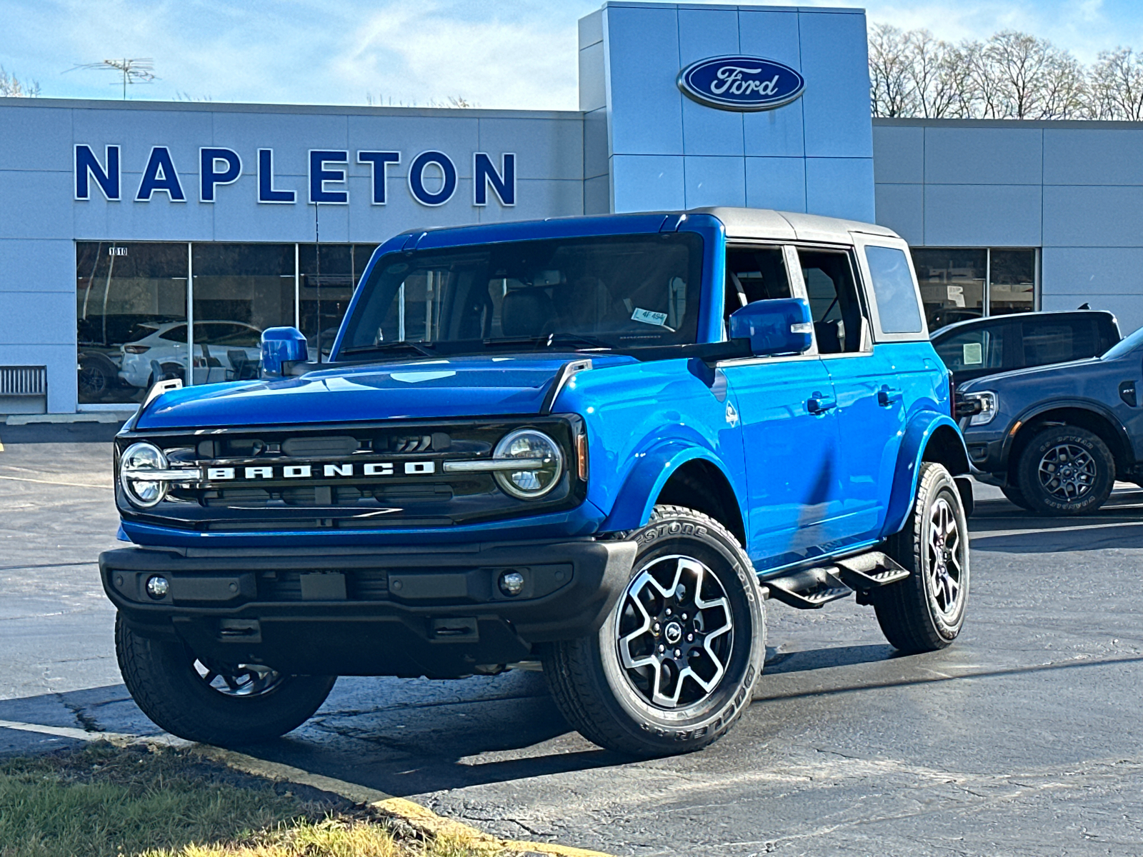 2024 Ford Bronco Outer Banks 1