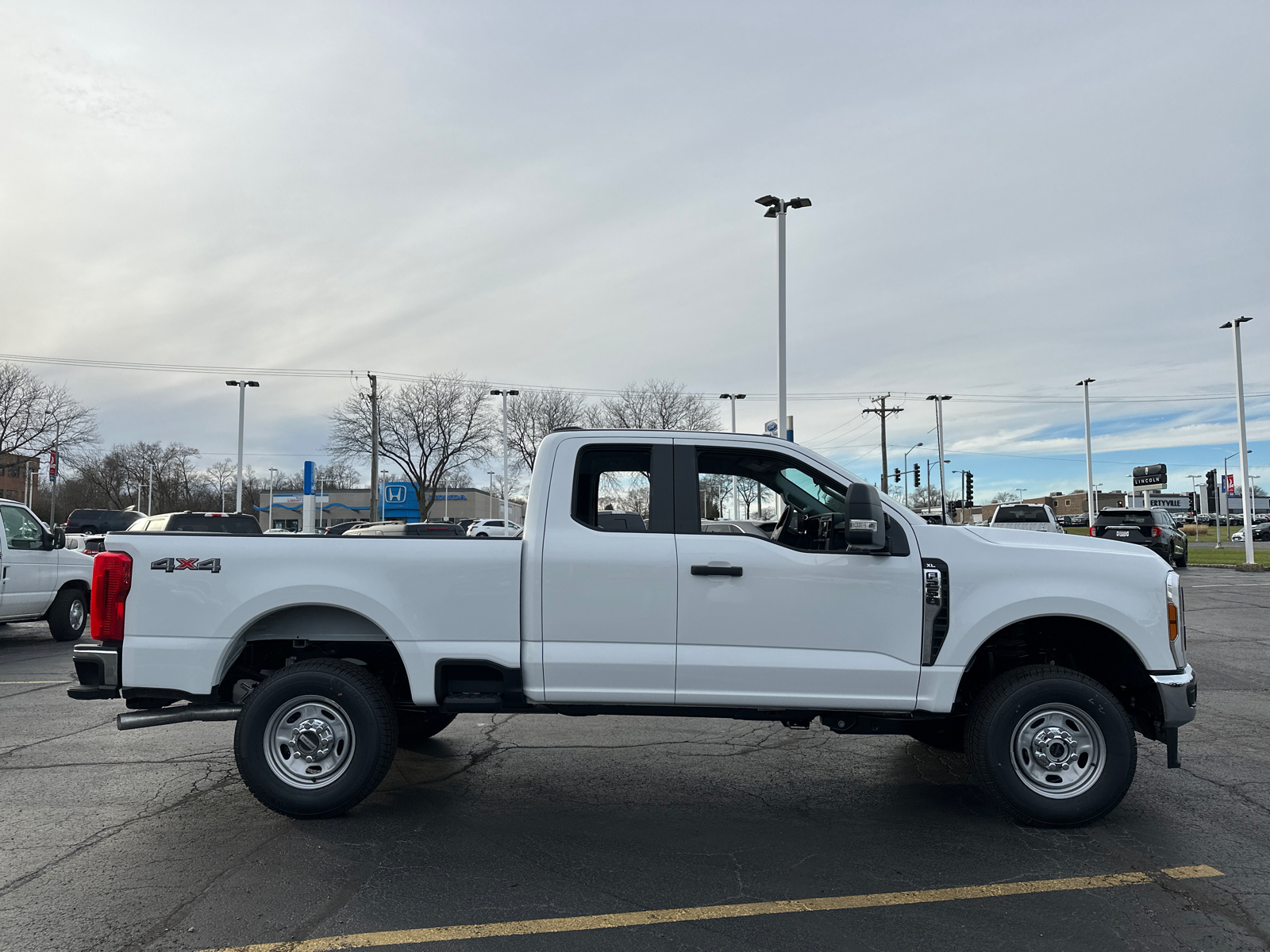 2024 Ford Super Duty F-250 SRW XL 4WD SuperCab 6.75 Box 9