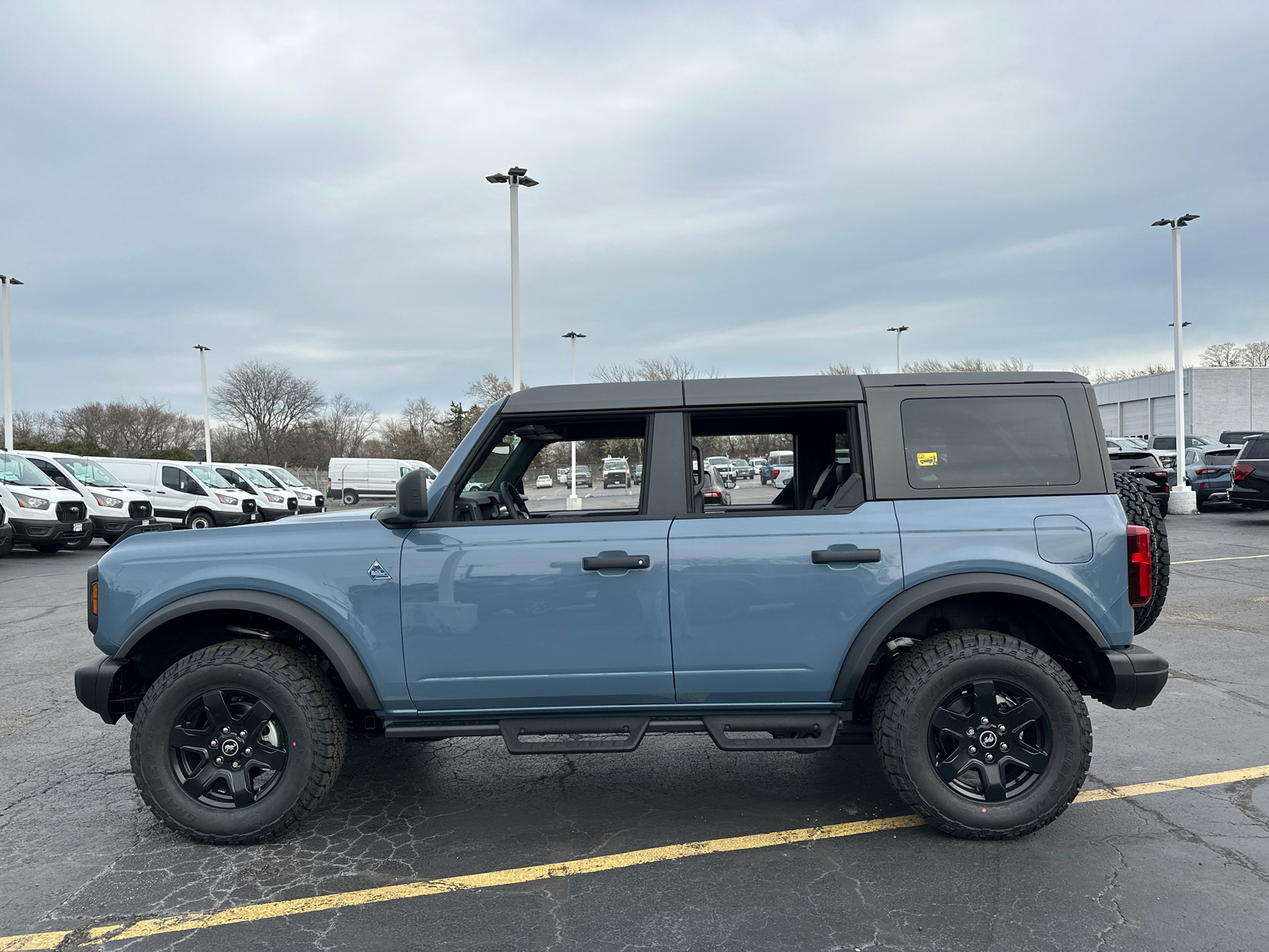 2024 Ford Bronco Black Diamond 5