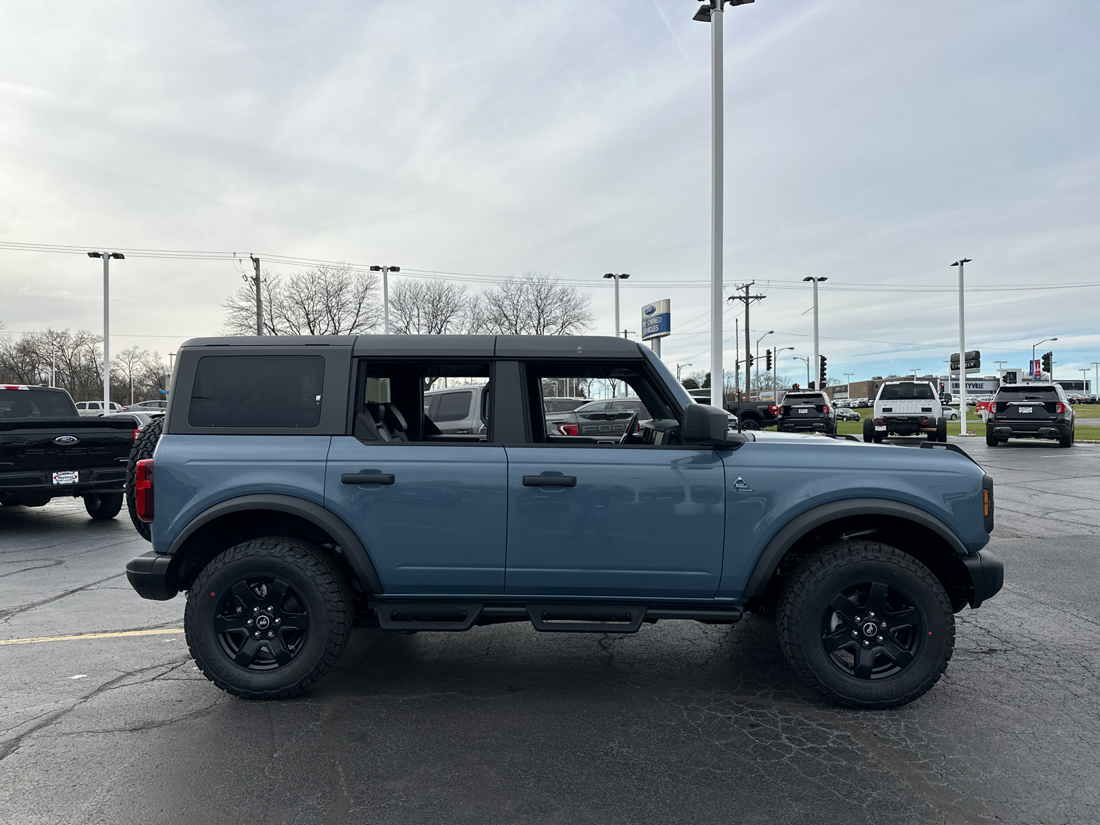 2024 Ford Bronco Black Diamond 9