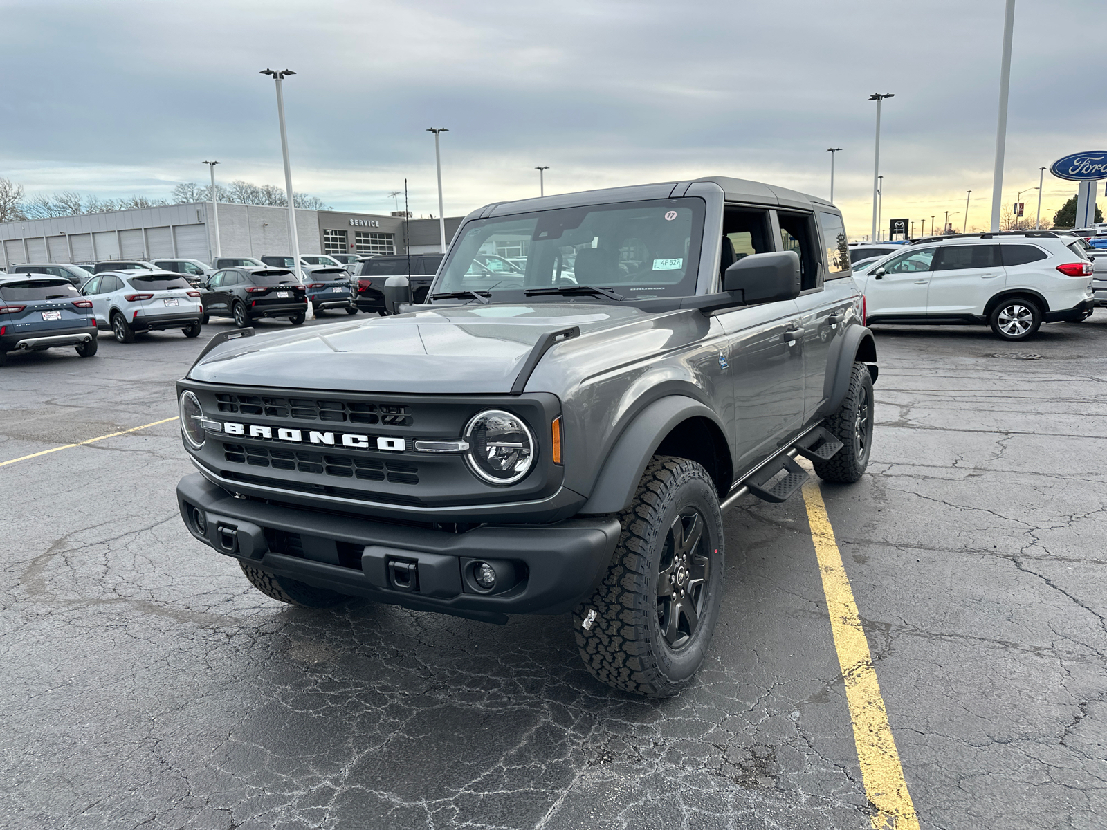 2024 Ford Bronco Black Diamond 4