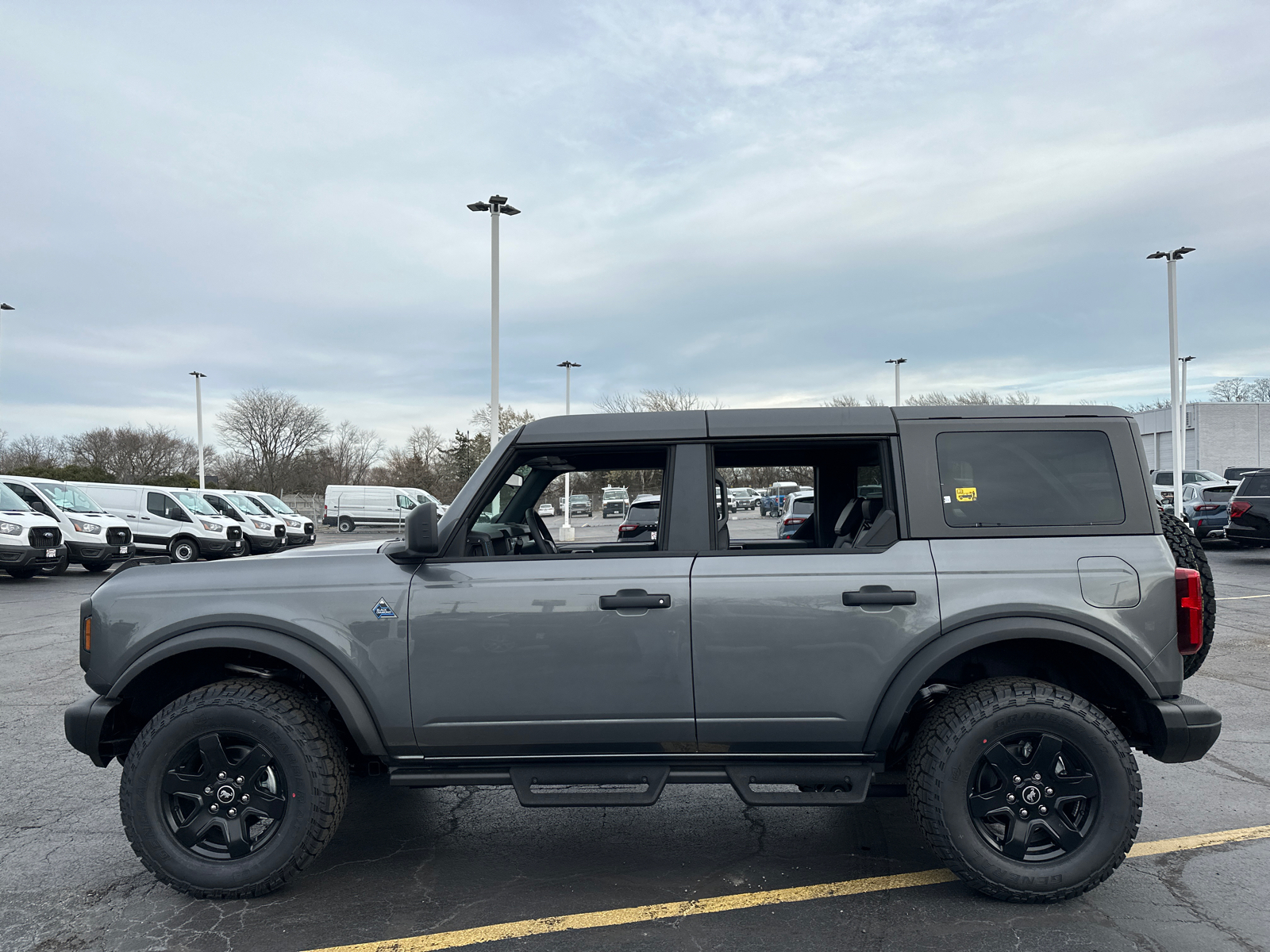 2024 Ford Bronco Black Diamond 5