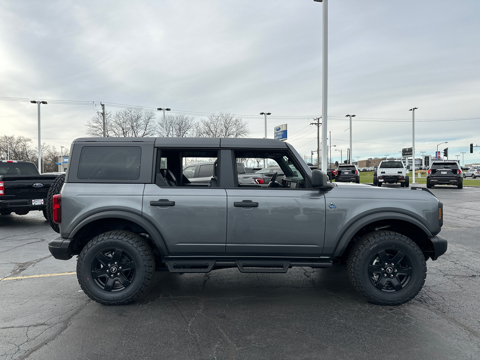 2024 Ford Bronco Black Diamond 9