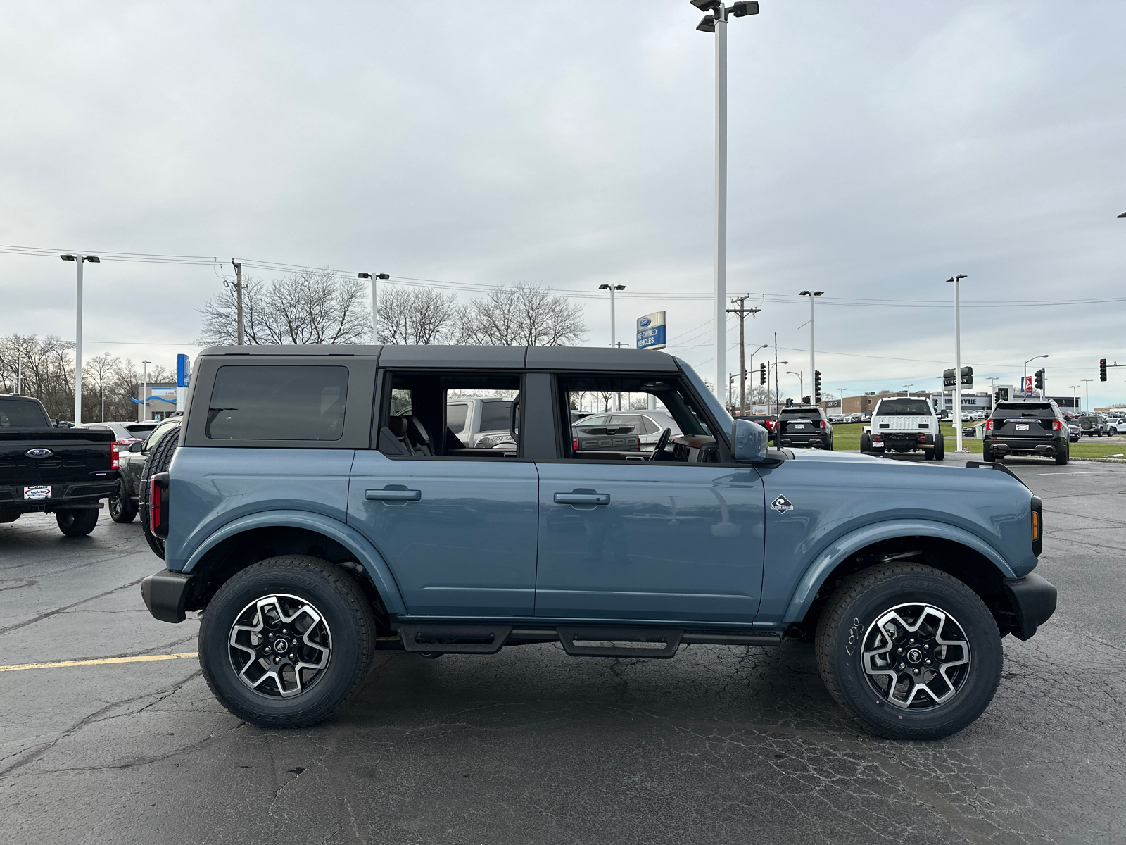 2024 Ford Bronco Outer Banks 9